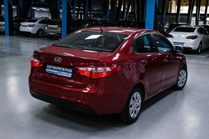 Хетчбэк Kia Rio 2013 года, 908000 рублей, Солонцы