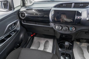 Хетчбэк Toyota Vitz 2019 года, 1489000 рублей, Барнаул