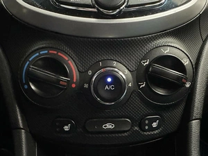 Седан Hyundai Solaris 2011 года, 875000 рублей, Красноярск