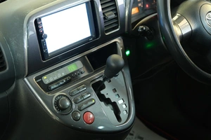 Минивэн Toyota Wish 2003 года, 689000 рублей, Омск