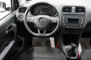 Седан Volkswagen Polo 2017 года, 949000 рублей, Омск