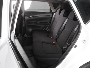 Хетчбэк Nissan Tiida 2015 года, 1069000 рублей, Красный Пахарь