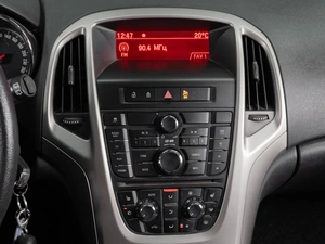 Хетчбэк Opel Astra 2011 года, 620000 рублей, Тюмень