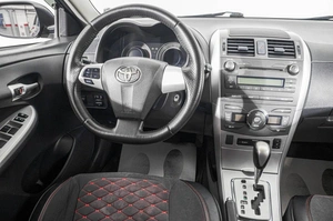 Седан Toyota Corolla 2011 года, 1249000 рублей, Барнаул