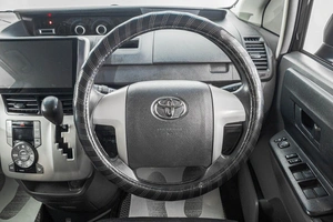 Минивэн Toyota Voxy 2007 года, 1089000 рублей, Барнаул
