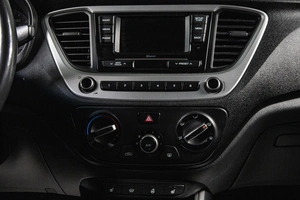 Седан Hyundai Solaris 2017 года, 1299000 рублей, Сургут