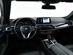 Седан BMW 5 серия 2017 года, 3378055 рублей, Москва