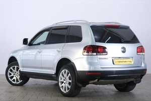Внедорожник Volkswagen Touareg 2008 года, 1089000 рублей, Омск
