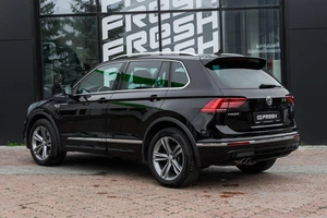 Внедорожник Volkswagen Tiguan 2020 года, 4299000 рублей, Ульяновск