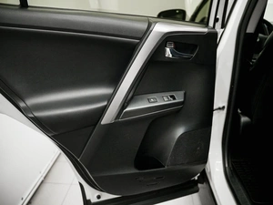 Внедорожник Toyota RAV4 2016 года, 2350000 рублей, Красноярск