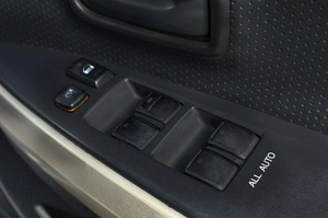 Хетчбэк Toyota Ist 2002 года, 619000 рублей, Тюмень