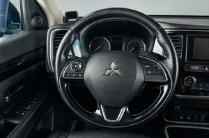 Внедорожник Mitsubishi Outlander 2017 года, 2239000 рублей, Челябинск
