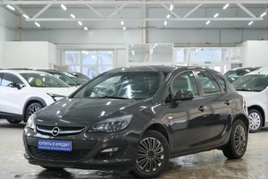 Хетчбэк Opel Astra 2014 года, 769000 рублей, Омск