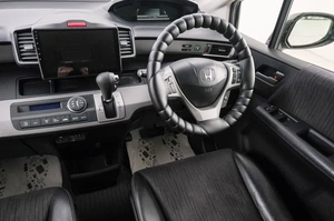 Минивэн Honda Freed 2014 года, 1079000 рублей, Красноярск