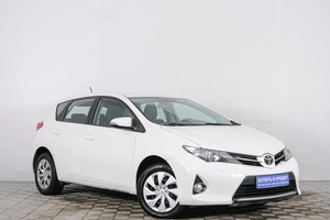 Хетчбэк Toyota Auris 2013 года, 1119000 рублей, Красноярск