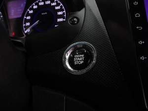 Седан Hyundai Solaris 2012 года, 799000 рублей, Воронеж