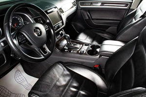 Внедорожник Volkswagen Touareg 2011 года, 1749000 рублей, Сургут
