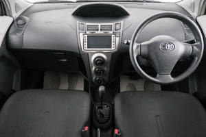 Хетчбэк Toyota Vitz 2010 года, 699000 рублей, Красноярск