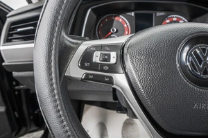 Седан Volkswagen Jetta 2018 года, 1349000 рублей, Барнаул