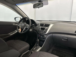 Седан Hyundai Solaris 2015 года, 945000 рублей, Красноярск
