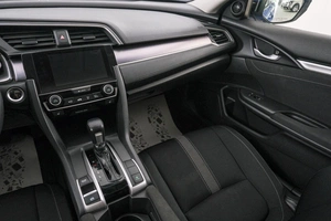 Седан Honda Civic 2018 года, 2349000 рублей, Красноярск