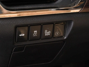 Седан Toyota Avalon 2013 года, 2095000 рублей, Красный Пахарь