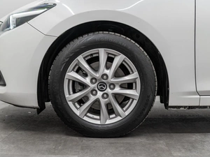 Седан Mazda Axela 2018 года, 1300000 рублей, Красноярск