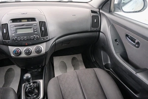 Седан Hyundai Elantra 2010 года, 589000 рублей, Красноярск