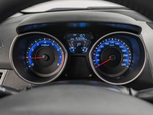 Седан Hyundai Avante 2011 года, 1050000 рублей, Красноярск