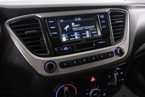 Седан Hyundai Solaris 2017 года, 1049000 рублей, Красноярск