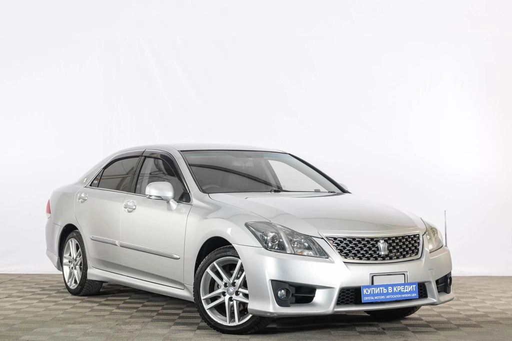 Седан Toyota Crown 2010 года, 1869000 рублей, Тюмень