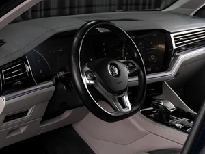 Внедорожник Volkswagen Touareg 2019 года, 5999000 рублей, Тюмень