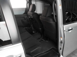 Минивэн Toyota Esquire 2019 года, 2449000 рублей, Тюмень