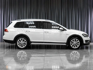 Универсал Volkswagen Golf 2017 года, 1924000 рублей, Тюмень