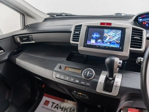 Минивэн Honda Freed 2014 года, 1100000 рублей, Красноярск