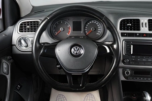 Седан Volkswagen Polo 2016 года, 999000 рублей, Тюмень