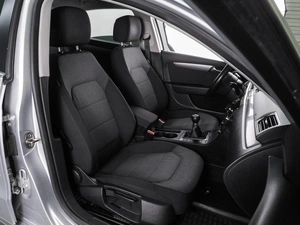 Седан Volkswagen Passat 2011 года, 1199000 рублей, Воронеж