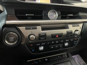 Седан Lexus ES 2014 года, 1997000 рублей, Солонцы