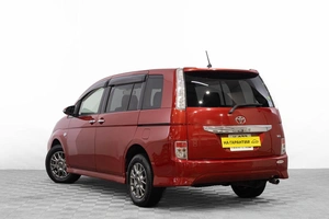 Минивэн Toyota Isis 2013 года, 1279000 рублей, Барнаул