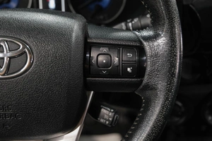 Пикап Toyota Hilux 2016 года, 2889000 рублей, Новокузнецк