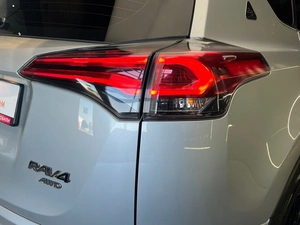 Внедорожник Toyota RAV4 2018 года, 2790000 рублей, Абакан