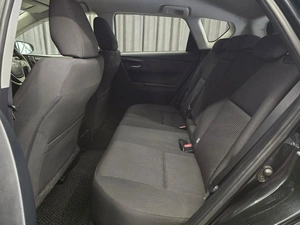 Хетчбэк Toyota Auris 2017 года, 1325000 рублей, Красноярск