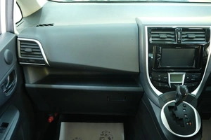 Хетчбэк Toyota Ractis 2015 года, 989000 рублей, Омск