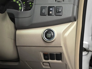 Минивэн Toyota Isis 2011 года, 999000 рублей, Ставрополь