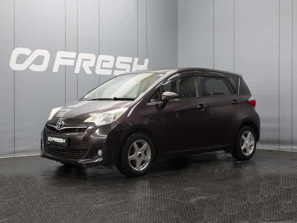 Хетчбэк Toyota Ractis 2011 года, 950000 рублей, Омск