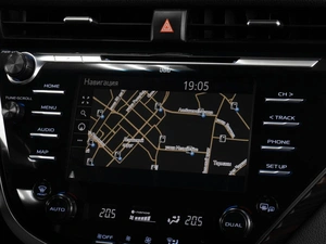 Седан Toyota Camry 2018 года, 2569000 рублей, Тюмень