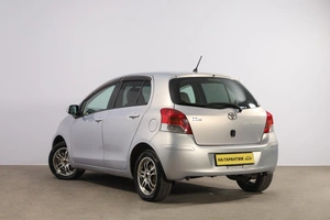 Хетчбэк Toyota Vitz 2010 года, 749000 рублей, Новосибирск