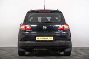 Внедорожник Volkswagen Tiguan 2010 года, 1099000 рублей, Томск