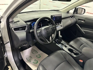Внедорожник Toyota Corolla Cross 2024 года, 2890000 рублей, Красноярск