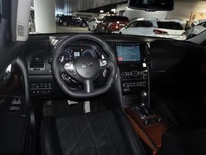 Внедорожник Infiniti QX70 2013 года, 2949000 рублей, Санкт-Петербург
